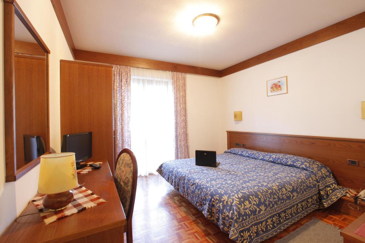 Hotel Carlone Breguzzo Kültér fotó